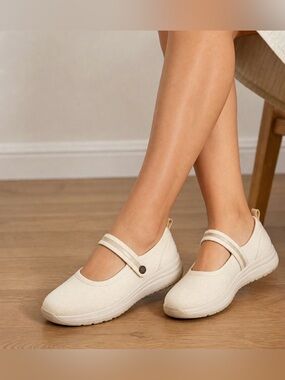 J Sport shoes women 7.5 NWT
